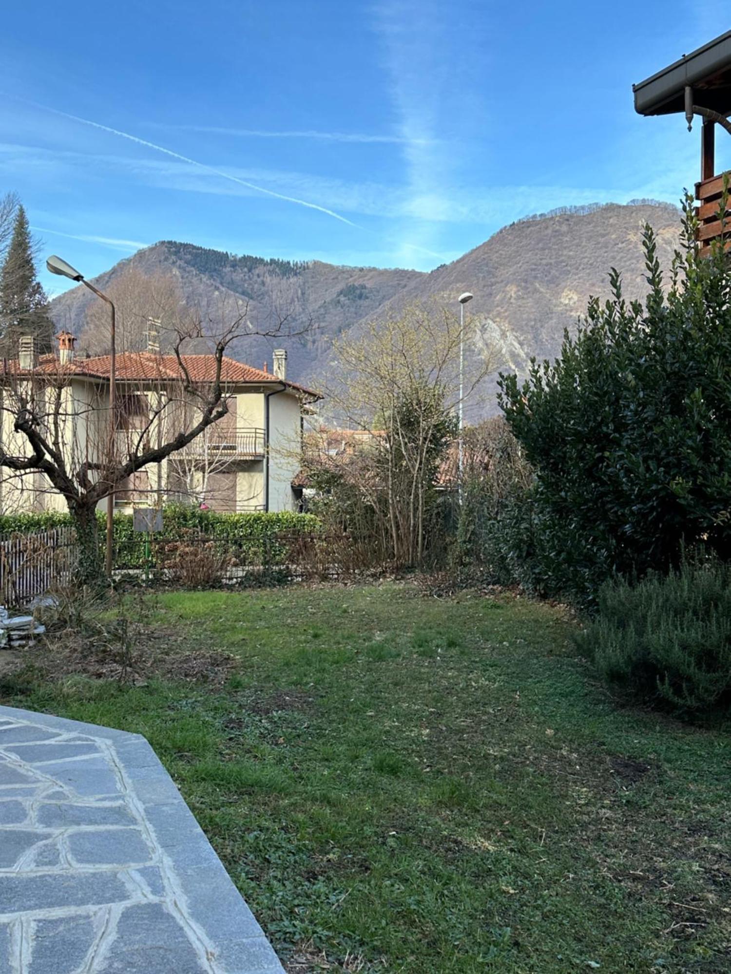 A Due Passi Dal Lago Canzo Exterior foto